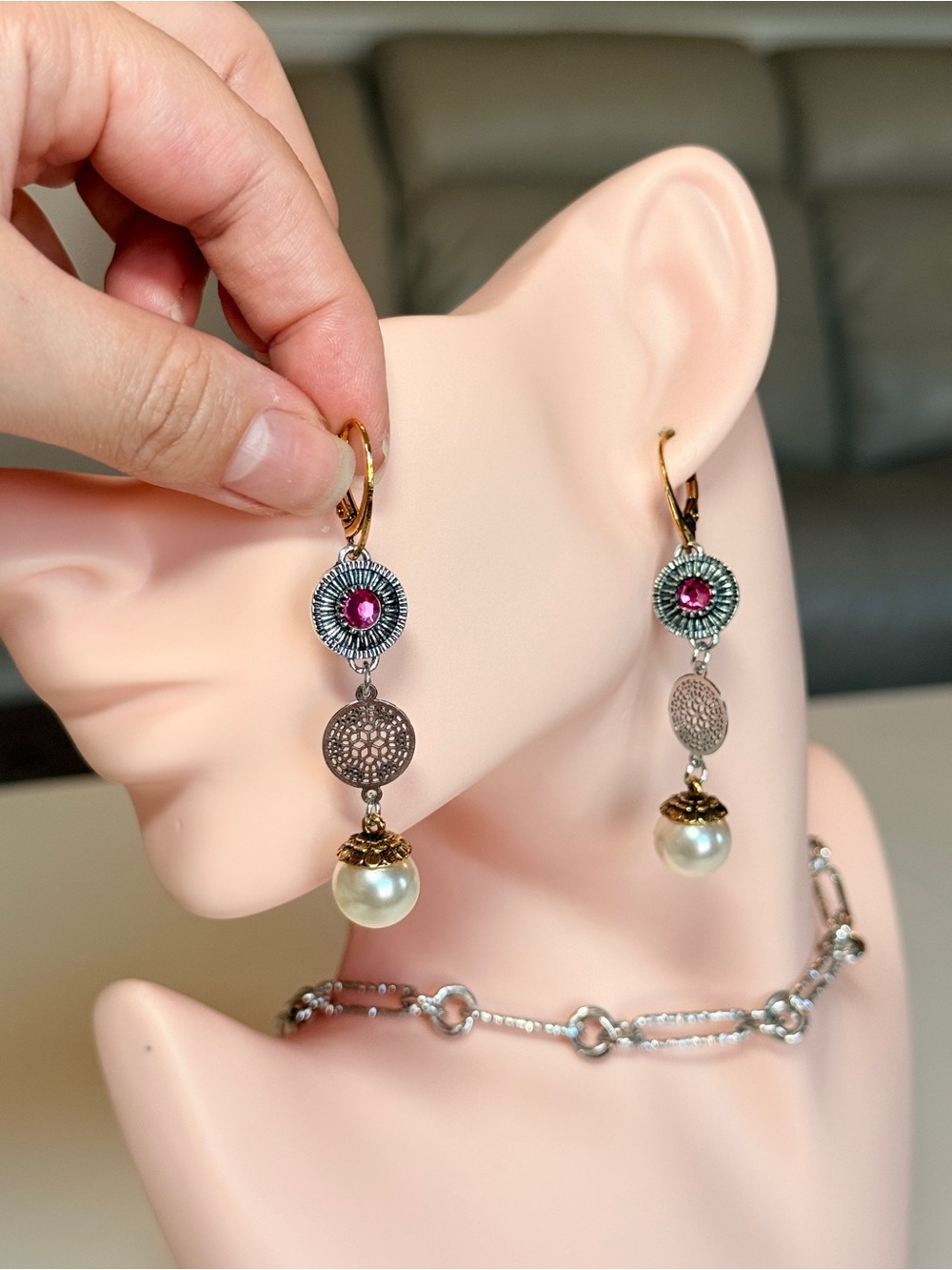 Elegant Multi-Tone Pearl Drop Earrings with Ruby Accent - Picture 13 of 17